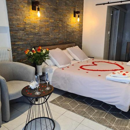 Au Bonheur Des Ruelles Bed & Breakfast มงปาซิเยร์ ภายนอก รูปภาพ