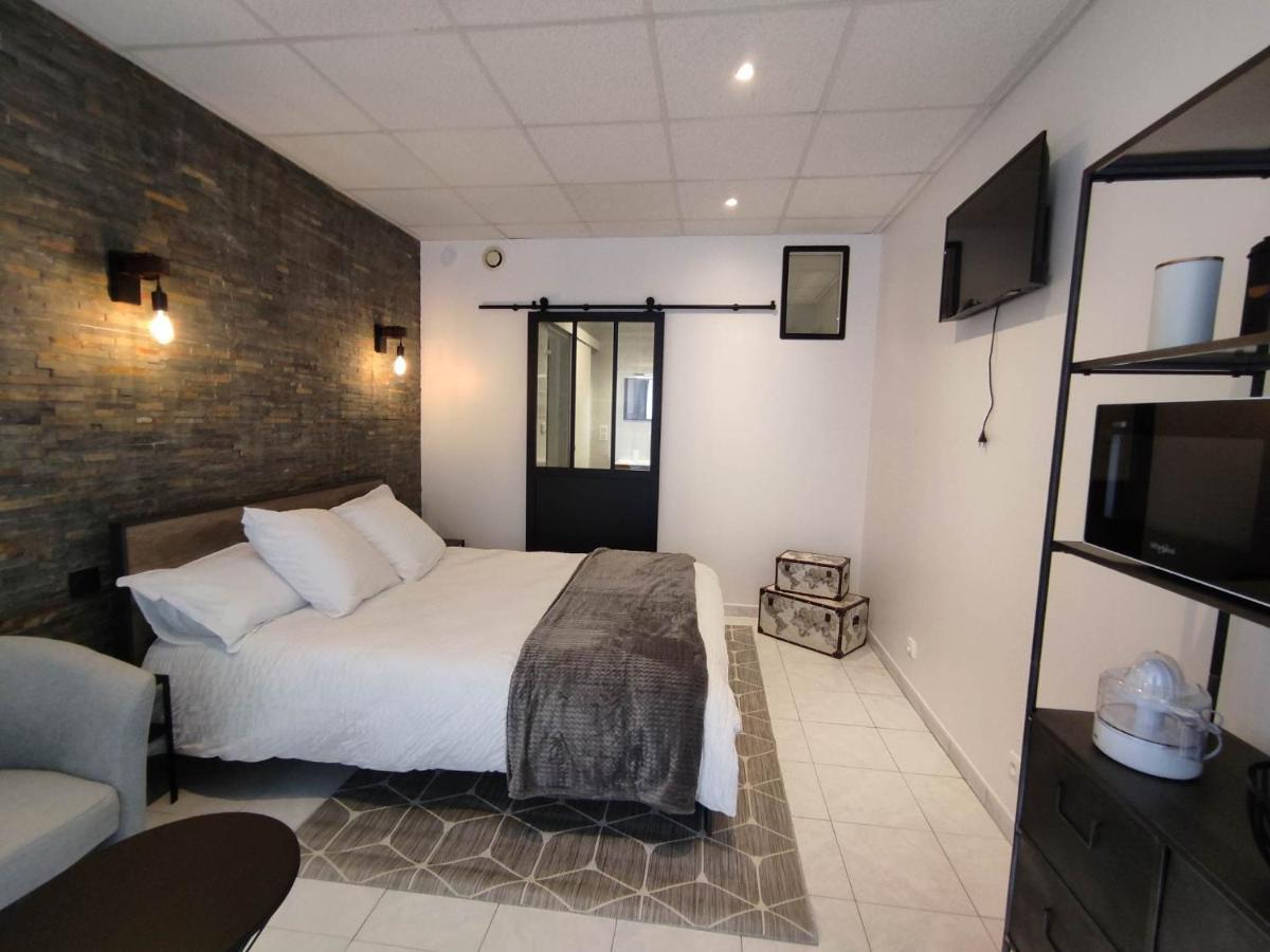 Au Bonheur Des Ruelles Bed & Breakfast มงปาซิเยร์ ภายนอก รูปภาพ