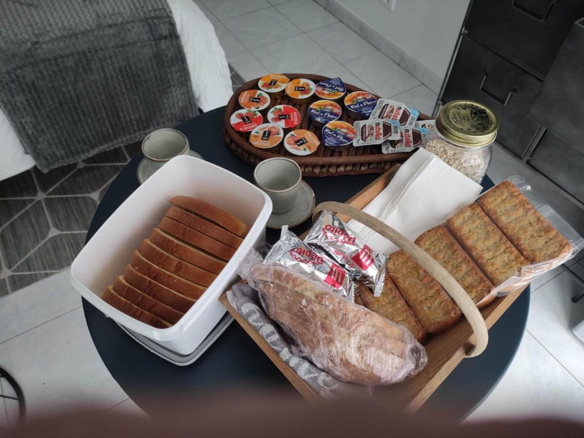 Au Bonheur Des Ruelles Bed & Breakfast มงปาซิเยร์ ภายนอก รูปภาพ